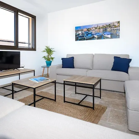 Le Jardin D'eugenie * Санари-сюр-Мер